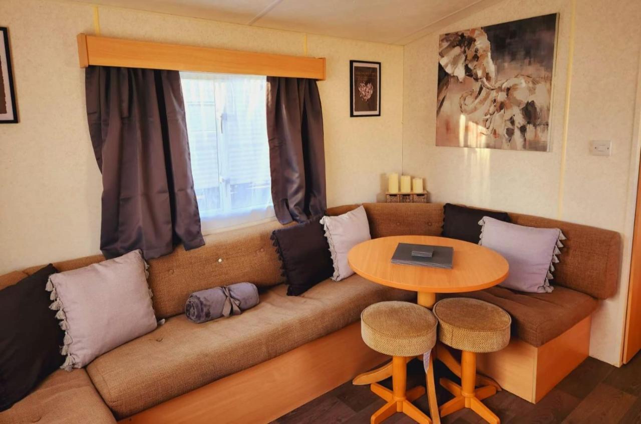 מלון ריל Comfy Caravan On Marine Park מראה חיצוני תמונה