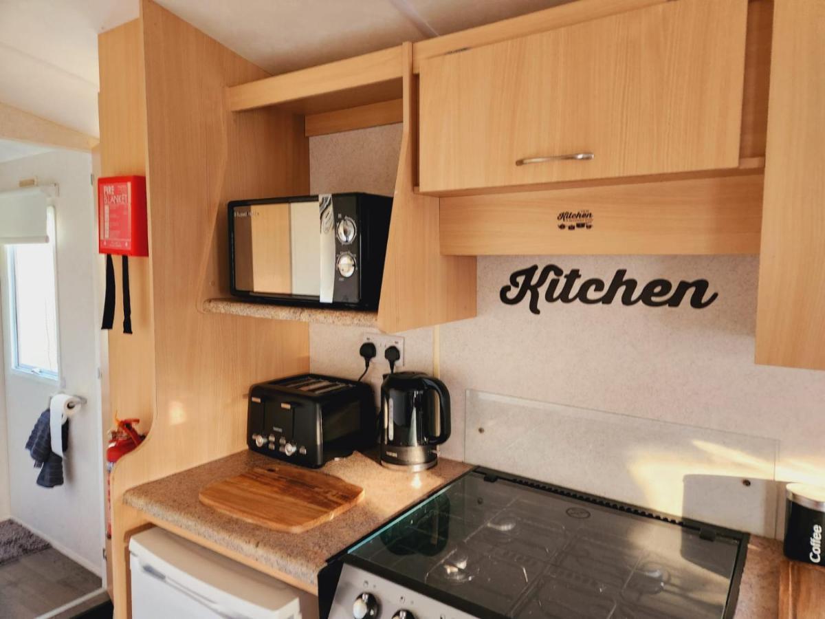 מלון ריל Comfy Caravan On Marine Park מראה חיצוני תמונה